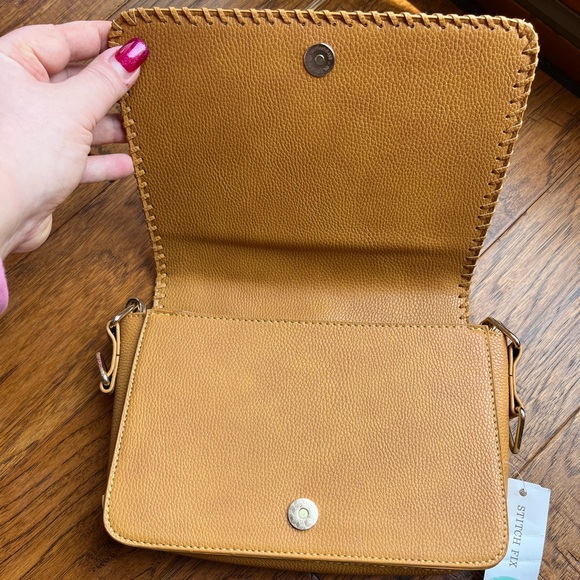 STITCH FIX Linea Pelle Carmen Whipstitch Crossbody purse in mustard - Picture 3 of 5